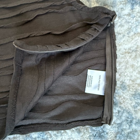 White Fox | Pushing Through Crop - Picture 6 of 8